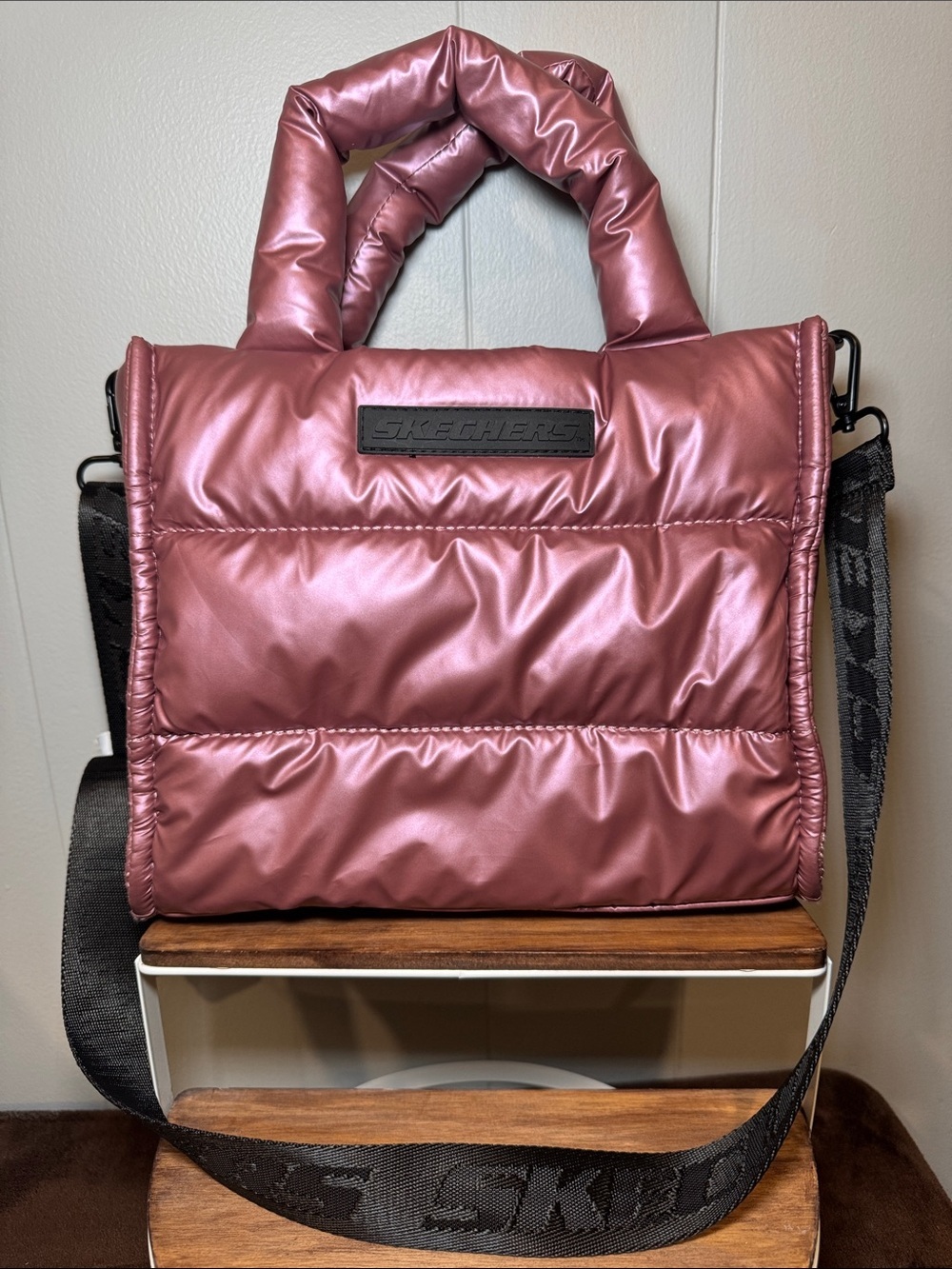 Skechers Metallic Mauve Puffer Crossbody Bag Branded Black Adjustable Strap NWOT